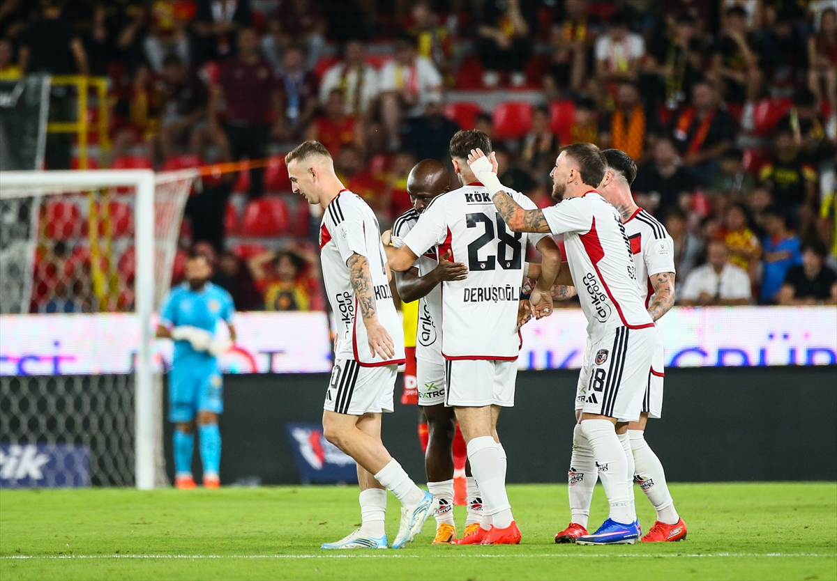 Halil Dervişoğlu 20 gol de atsa Galatasaray’la yollar ayrıldı